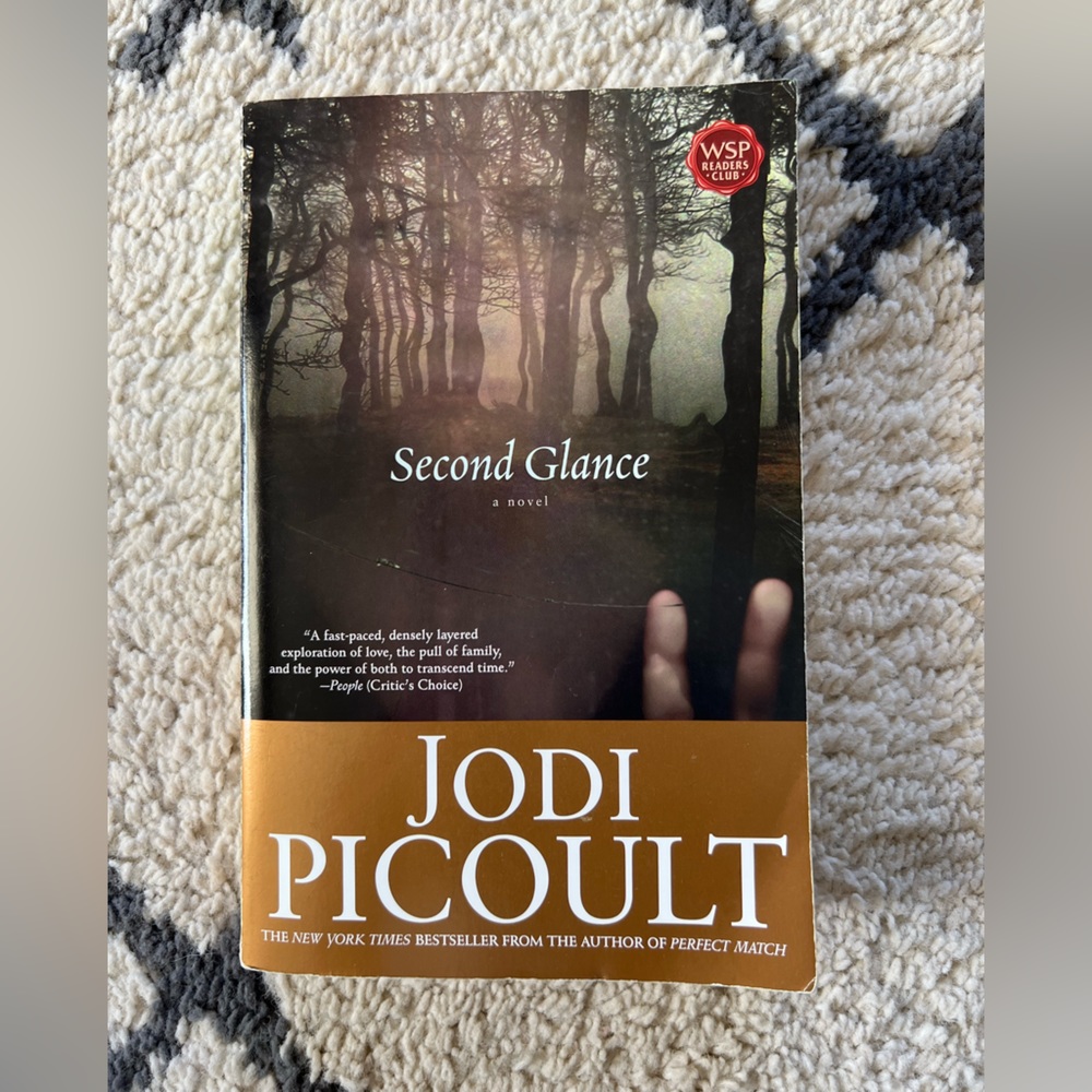 Jodi Picoult book: Second Glance, softcover